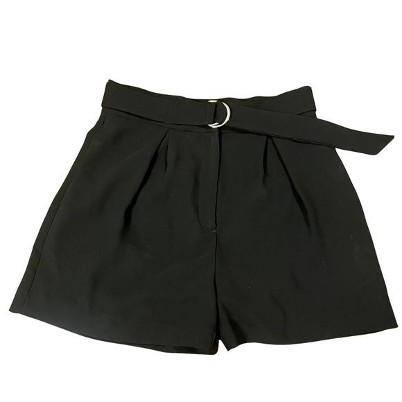Pleated Shorts with Belt • Black • US 6 - Picture 1 of 5